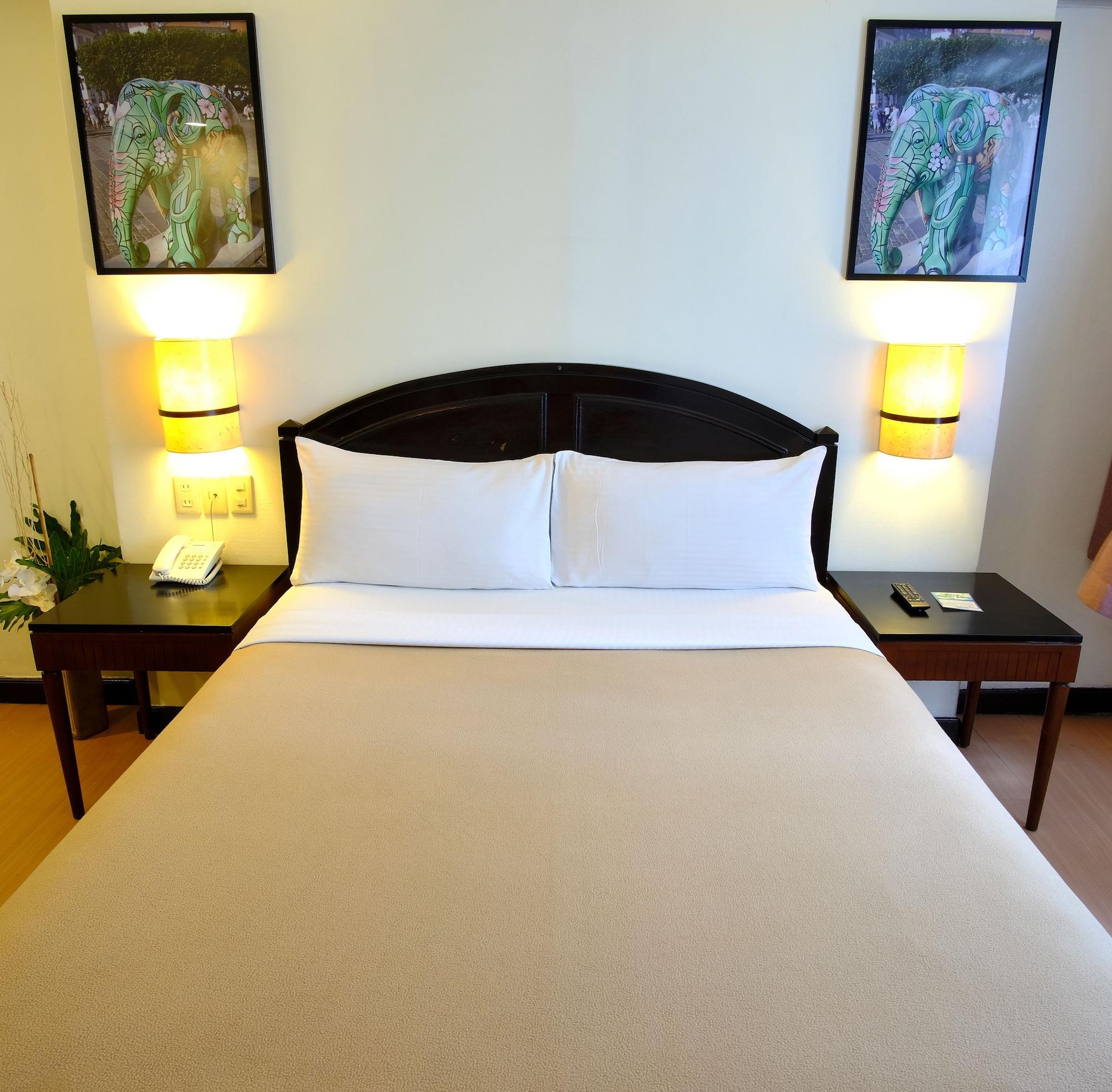 Fersal Hotel Neptune Makati Makati City Exterior photo