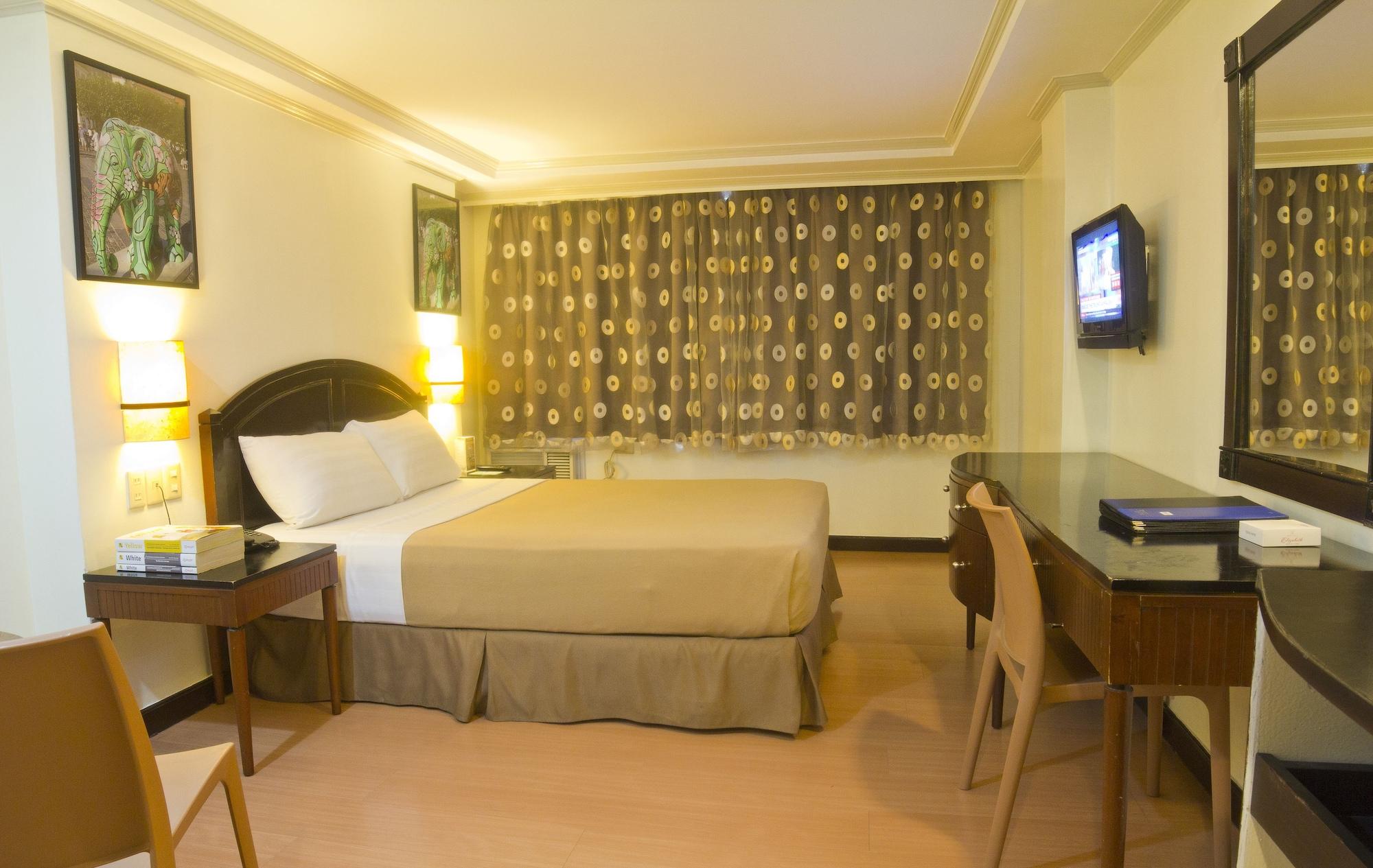 Fersal Hotel Neptune Makati Makati City Exterior photo