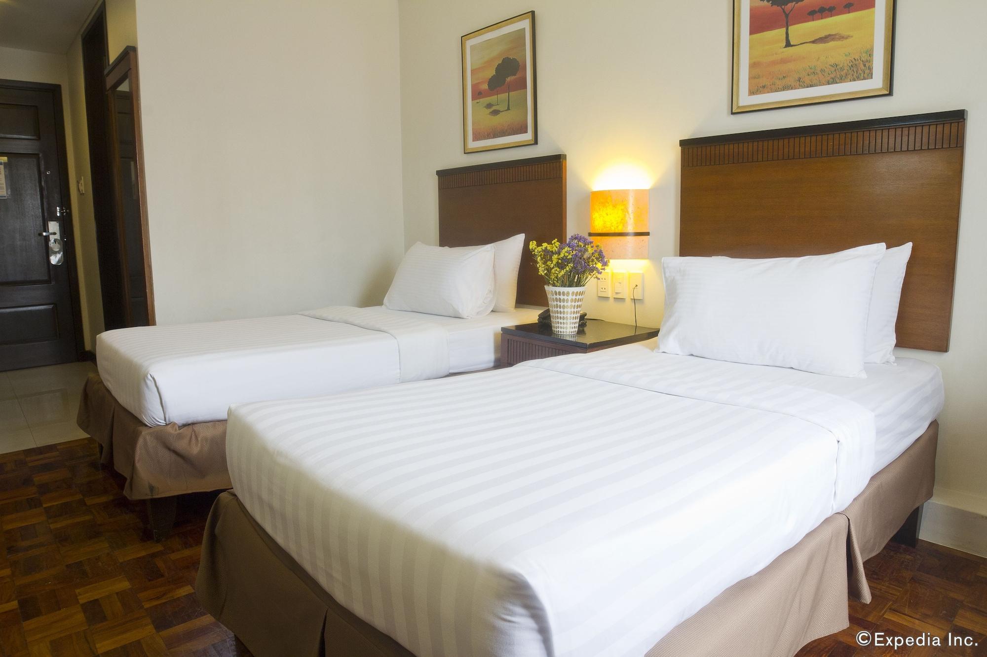 Fersal Hotel Neptune Makati Makati City Exterior photo