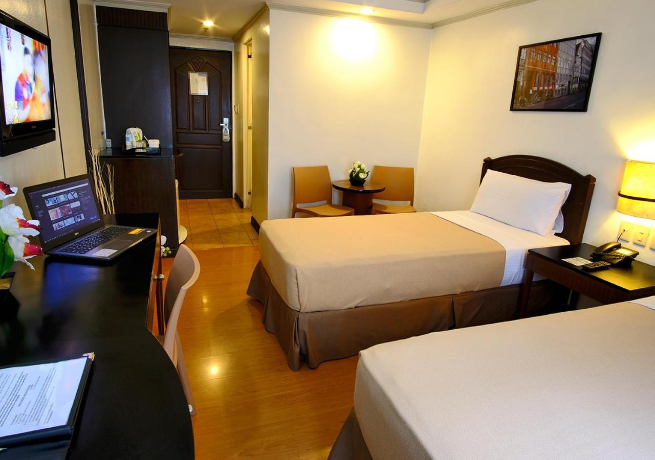 Fersal Hotel Neptune Makati Makati City Exterior photo