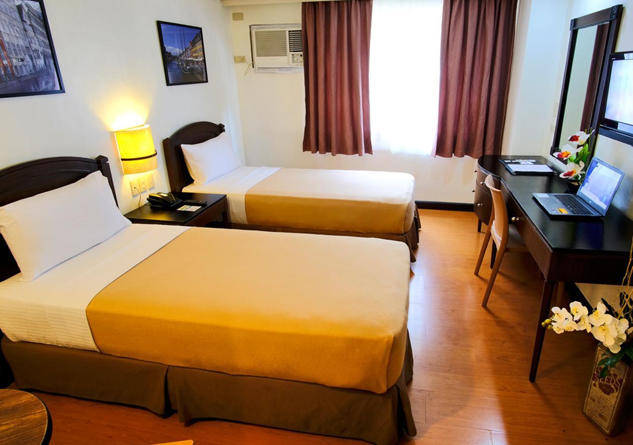 Fersal Hotel Neptune Makati Makati City Exterior photo