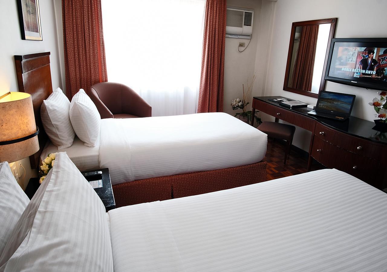 Fersal Hotel Neptune Makati Makati City Exterior photo